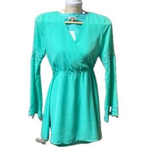 NWT Spring Mint Gianni Bini Dress Size XS Fully Lined Lace Inset Sleeves